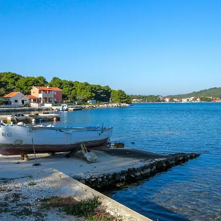Apartment Kolic Veli Rat